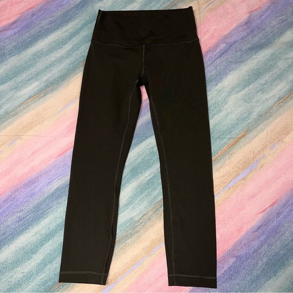 Lululemon Wunder Under Crop High-Rise Full-On Luxtreme 23” leggings size 6 - Picture 5 of 8